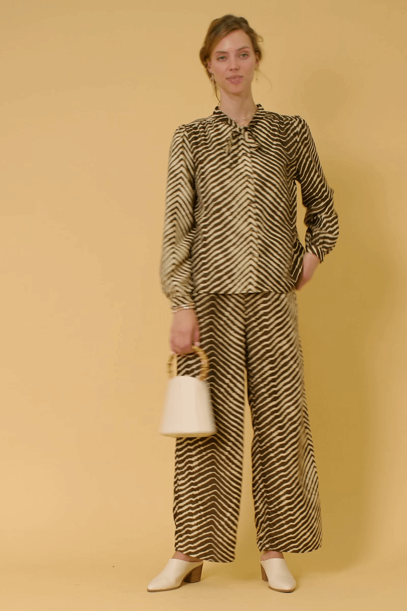 HK1331W Mocha Plus Animal Print Long Sleeve Tie Detail Shirt Front