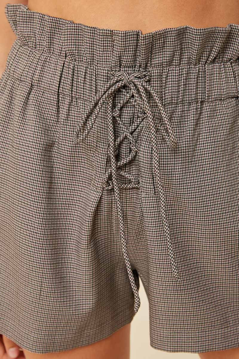 H6823 CHESTNUT Womens Houndstooth Lace-Up Paperbag Shorts Detail