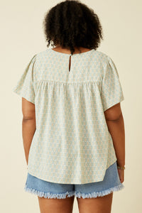 HK1779W Sage Plus Paisley Print Flutter Sleeve Top Detail