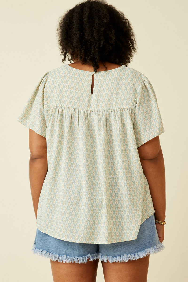 HK1779W Sage Plus Paisley Print Flutter Sleeve Top Detail