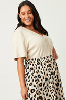 HN4384 CREAM Womens Ribbed Button Down V Neck Short Sleeve Top Detail