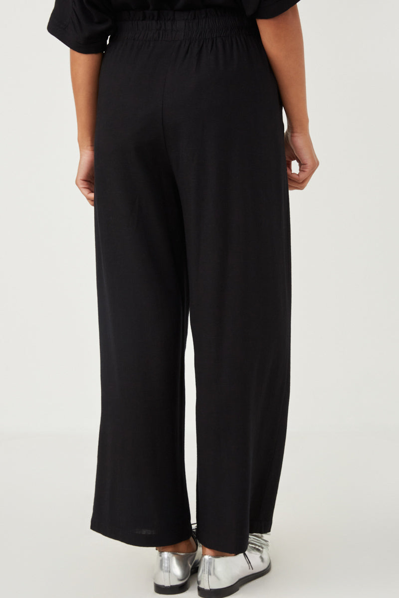 HY6124W Black Plus Wide Leg Paperbag Waist Pants Detail