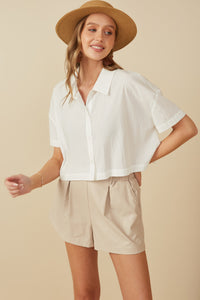 HY8304 Off White Womens Textured Boxy Fit Cropped Button Up Shirt Front